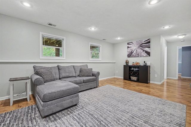 165 Hunters Trail Court, Middleville, MI 49333