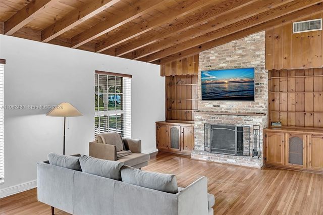 3437 Buchanan St, Hollywood, FL 33021