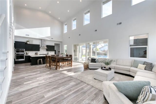 1736 N Renn, Clovis, CA 93619