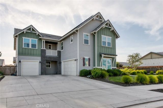 1736 N Renn, Clovis, CA 93619
