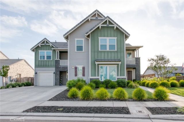 1736 N Renn, Clovis, CA 93619