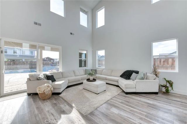 1736 N Renn, Clovis, CA 93619