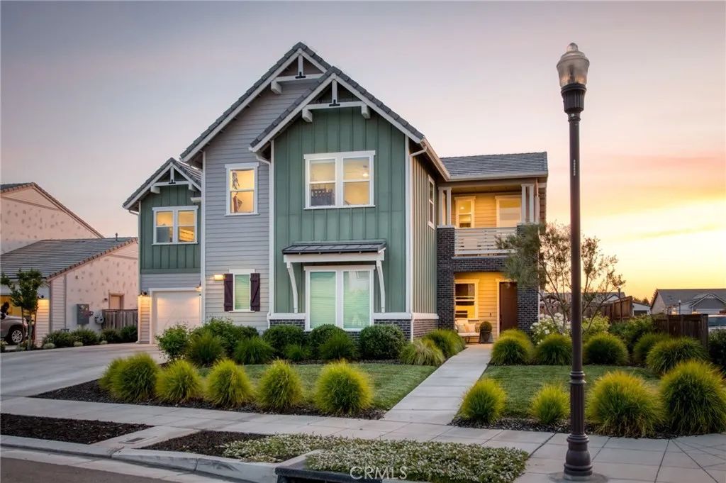 1736 N Renn, Clovis, CA 93619