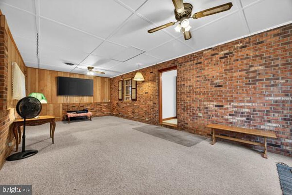 Image 11 of property listing at 2130 LEON RD, Culpeper, VA 22701