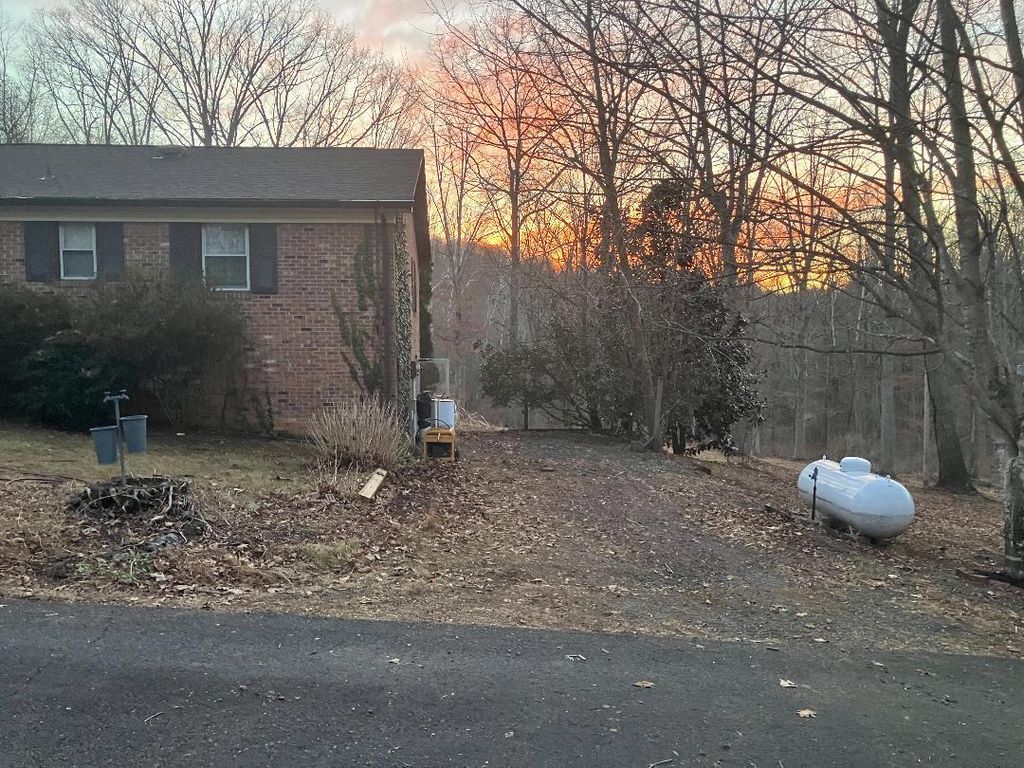 Image 35 of property listing at 2130 LEON RD, Culpeper, VA 22701