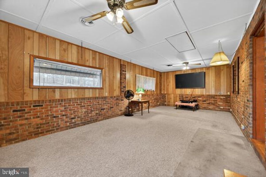 Image 10 of property listing at 2130 LEON RD, Culpeper, VA 22701