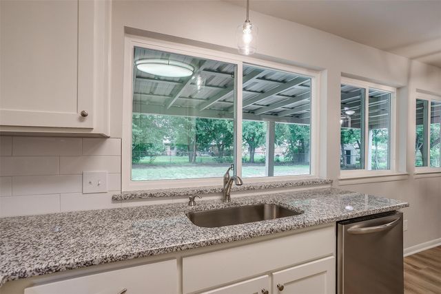 144 Suzanne Terrace, Burleson, TX 76028