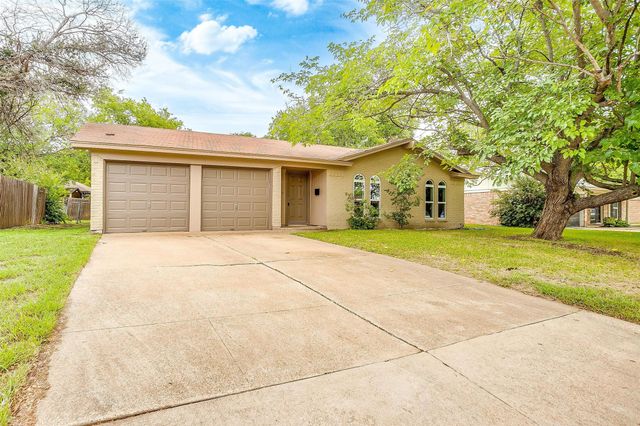 144 Suzanne Terrace, Burleson, TX 76028