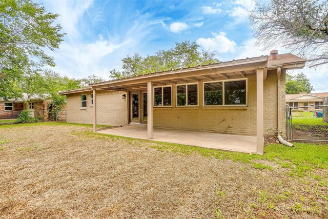 144 Suzanne Terrace, Burleson, TX 76028