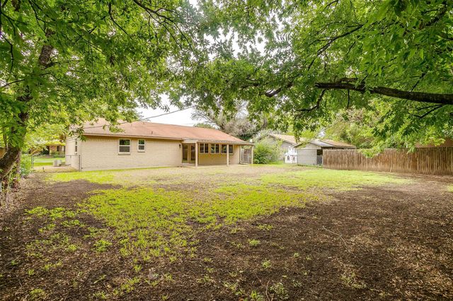 144 Suzanne Terrace, Burleson, TX 76028