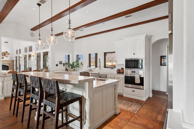 8906 Paramount Court NE, Albuquerque, NM 87122