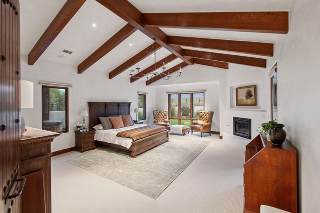 8906 Paramount Court NE, Albuquerque, NM 87122