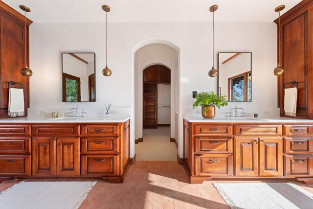 8906 Paramount Court NE, Albuquerque, NM 87122