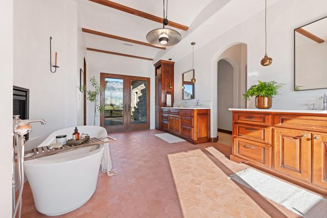 8906 Paramount Court NE, Albuquerque, NM 87122