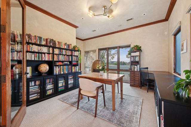 8906 Paramount Court NE, Albuquerque, NM 87122