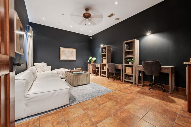 8906 Paramount Court NE, Albuquerque, NM 87122