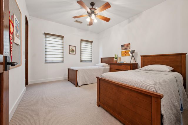 8906 Paramount Court NE, Albuquerque, NM 87122