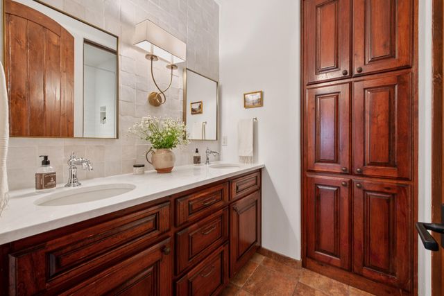 8906 Paramount Court NE, Albuquerque, NM 87122