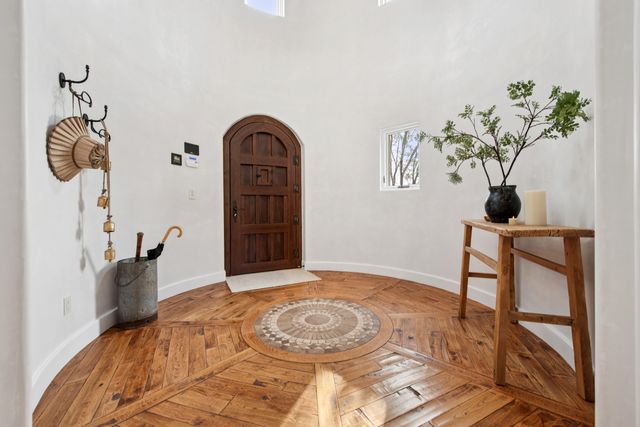 8906 Paramount Court NE, Albuquerque, NM 87122