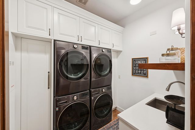 8906 Paramount Court NE, Albuquerque, NM 87122