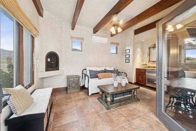 8906 Paramount Court NE, Albuquerque, NM 87122