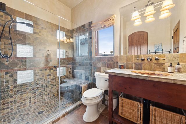 8906 Paramount Court NE, Albuquerque, NM 87122