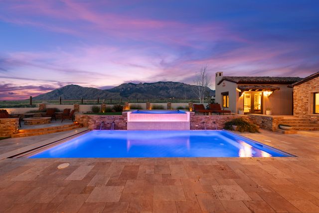 8906 Paramount Court NE, Albuquerque, NM 87122