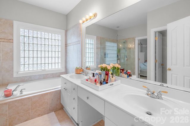 11537 Mcginns Trace Court, Charlotte, NC 28277