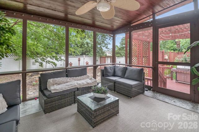 11537 Mcginns Trace Court, Charlotte, NC 28277