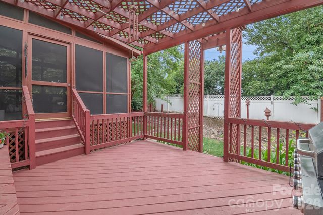 11537 Mcginns Trace Court, Charlotte, NC 28277