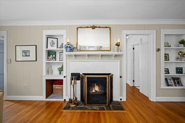 14 Kenilworth Rd, Shrewsbury, MA 01545