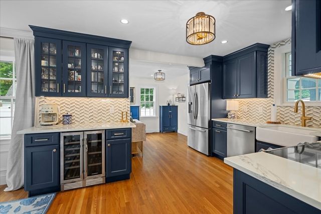 14 Kenilworth Rd, Shrewsbury, MA 01545
