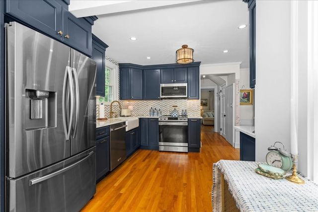 14 Kenilworth Rd, Shrewsbury, MA 01545