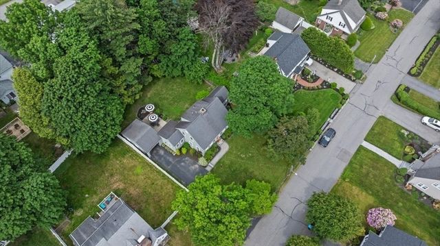 14 Kenilworth Rd, Shrewsbury, MA 01545