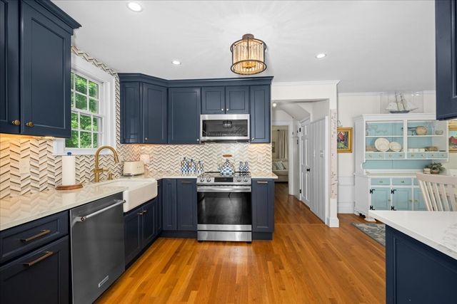 14 Kenilworth Rd, Shrewsbury, MA 01545