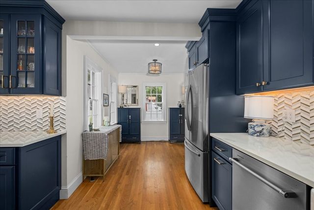 14 Kenilworth Rd, Shrewsbury, MA 01545