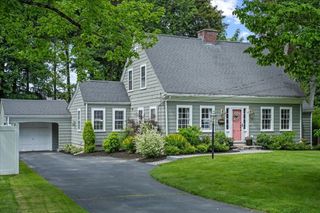 14 Kenilworth Rd, Shrewsbury, MA 01545