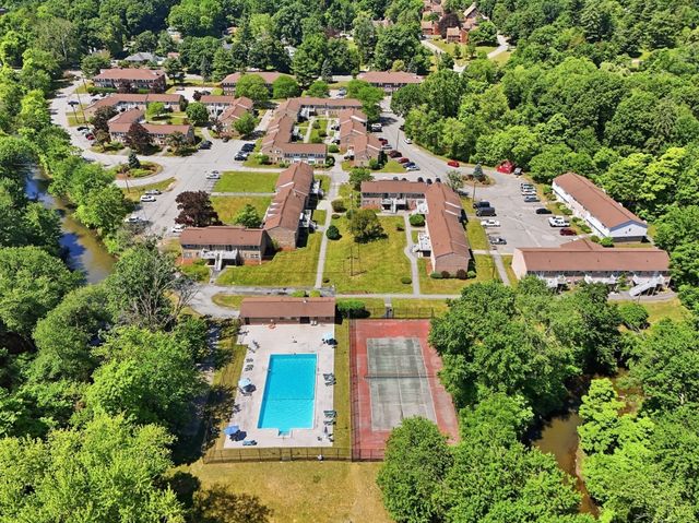 257 North Main St 8, Andover, MA 01810