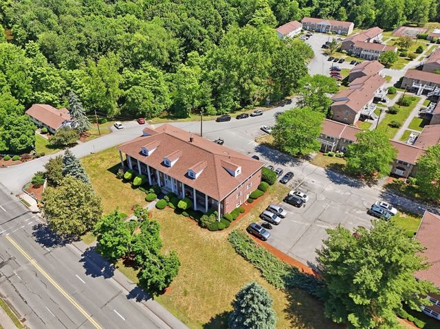257 North Main St 8, Andover, MA 01810