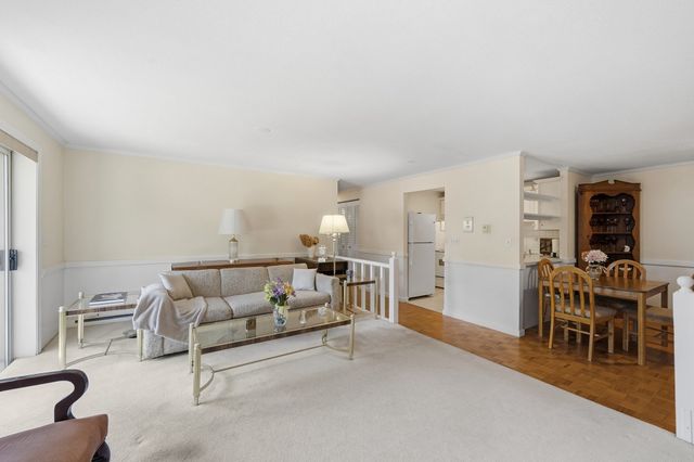 257 North Main St 8, Andover, MA 01810