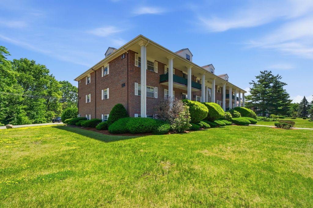 257 North Main St 8, Andover, MA 01810
