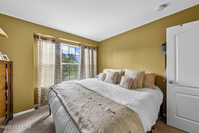 33 Oliver Court 1, Freehold, NJ 07728