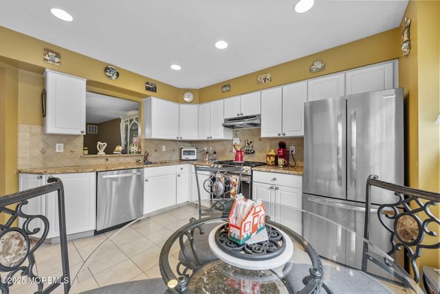 33 Oliver Court 1, Freehold, NJ 07728