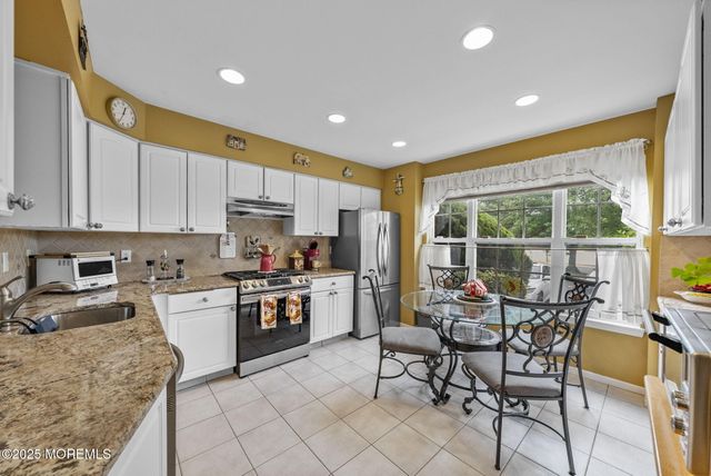 33 Oliver Court 1, Freehold, NJ 07728