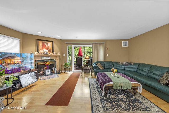 33 Oliver Court 1, Freehold, NJ 07728