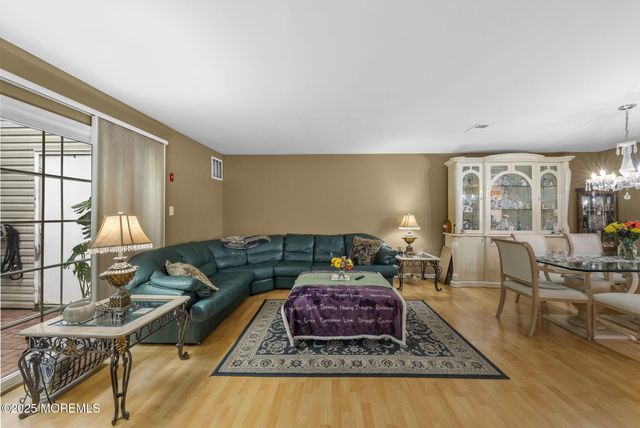 33 Oliver Court 1, Freehold, NJ 07728