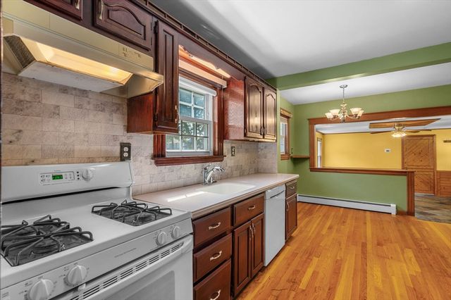 1 Douglass St, Lynn, MA 01904
