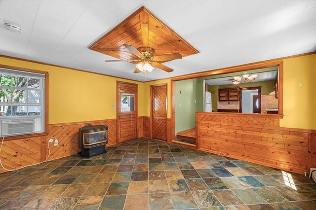 1 Douglass St, Lynn, MA 01904