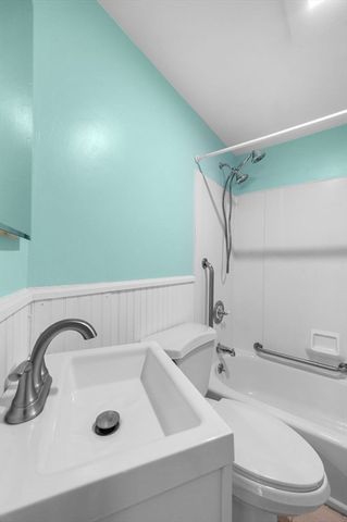 1 Douglass St, Lynn, MA 01904