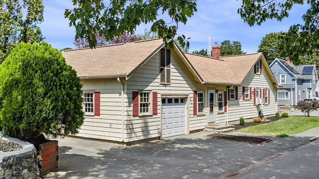 1 Douglass St, Lynn, MA 01904